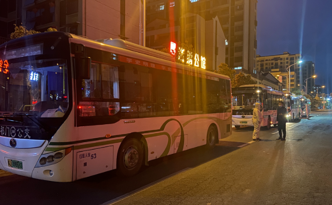 同心抗疫 || 黄山长运：祁门公司迅速转运密接人员