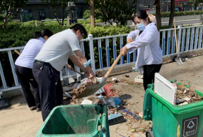 都市城际公交 大通物流 高温酷暑 挡不住创建脚步