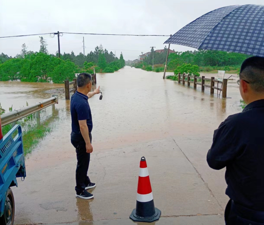 崇仁分公司积极开展雨天道路安全排查工作