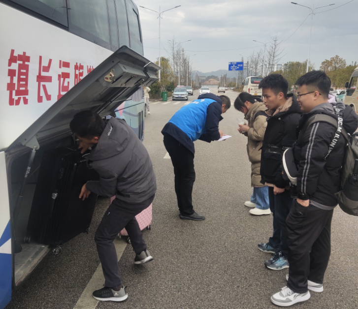 景德镇长运：圆满完成“校园直通车”首发运输工作